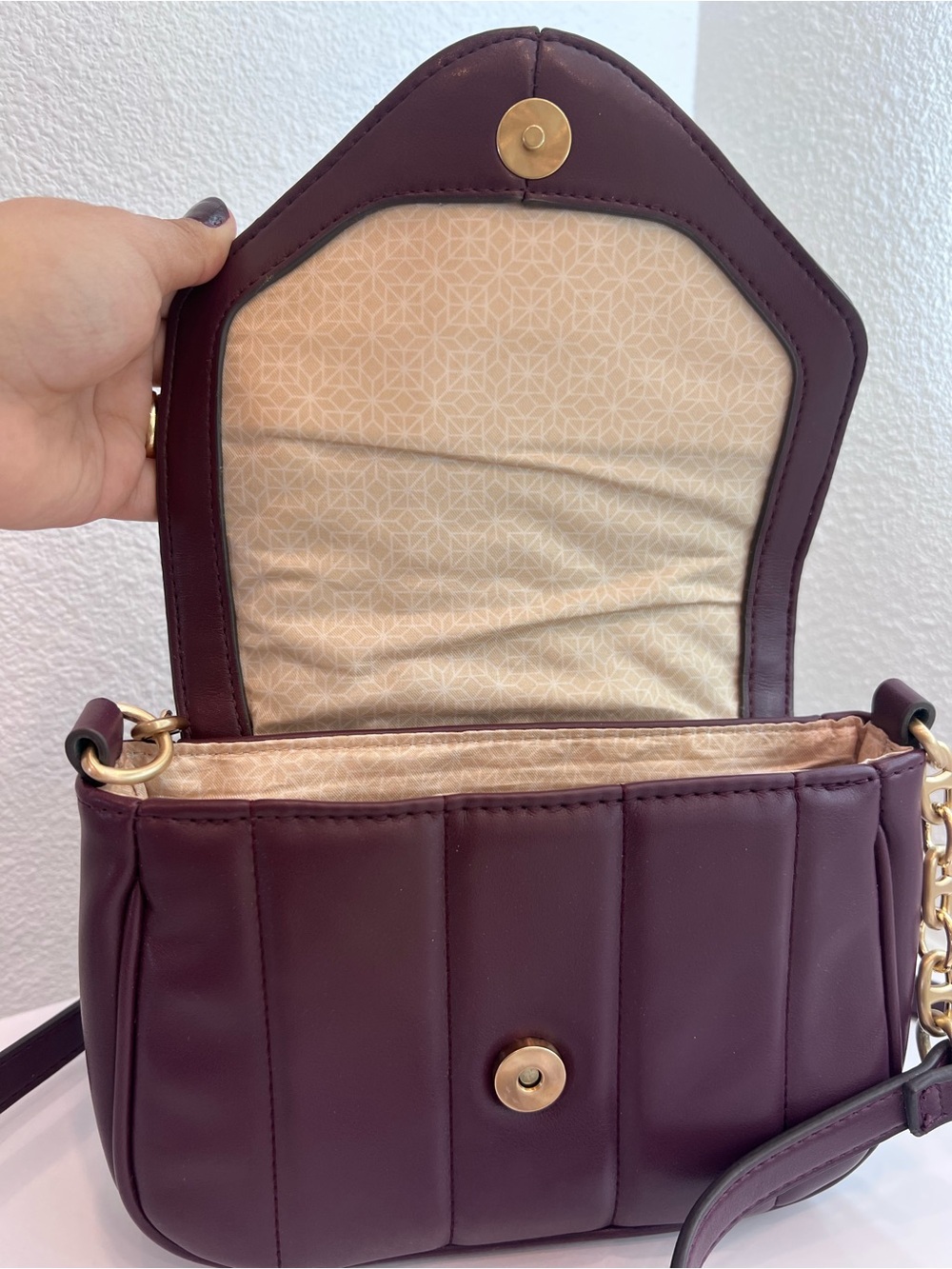 Purple Quilted Chevron Crossbody Bag Gold Chain Strap Plum Small Minimalist Chic - Picture 5 of 16